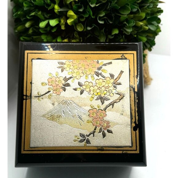 Vintage Japanese Lacquer Music Jewelry Box W/Mt. Fuji & Cherry Blossom Design - Picture 4 of 14